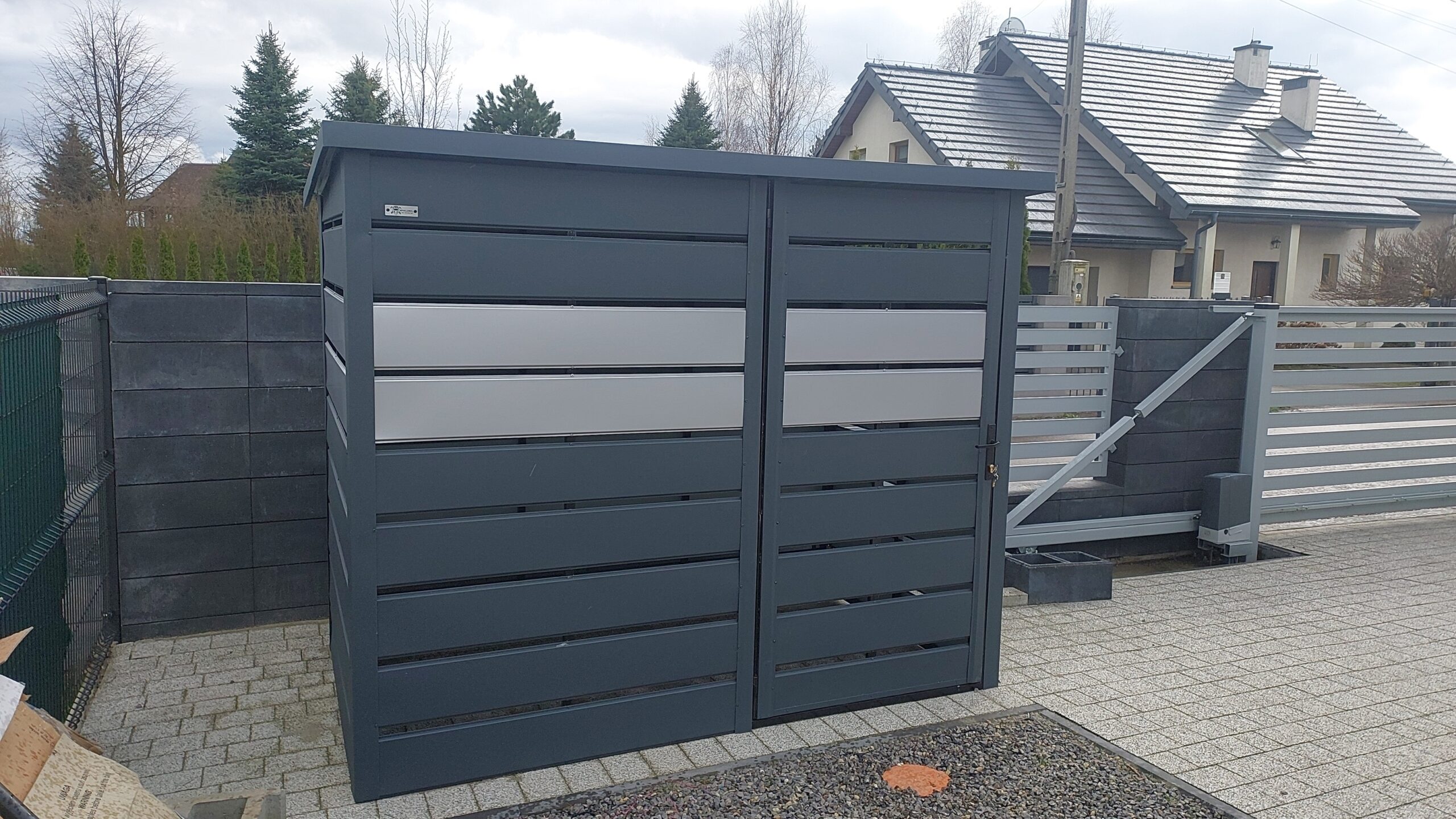 Wiata śmietnikowa 2m x 1m